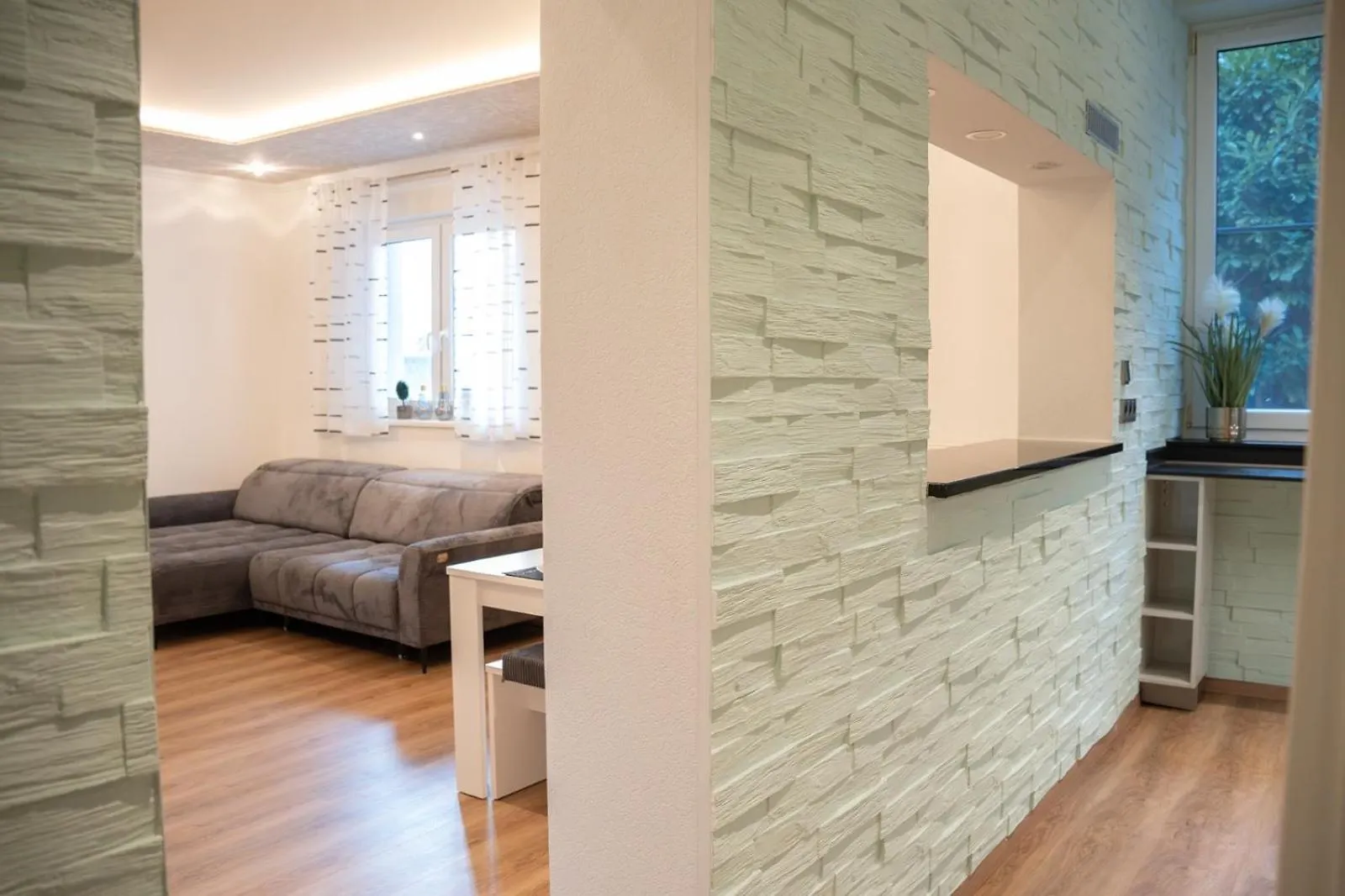 Ring48 City Living - Modernes Wohnen Mit Wohlfuehlambiente Mitten Im Stadtzentrum - Vollausgestattete Kueche, Bad Mit Duschbadewanne, Parkplatz Bayreuth Germany