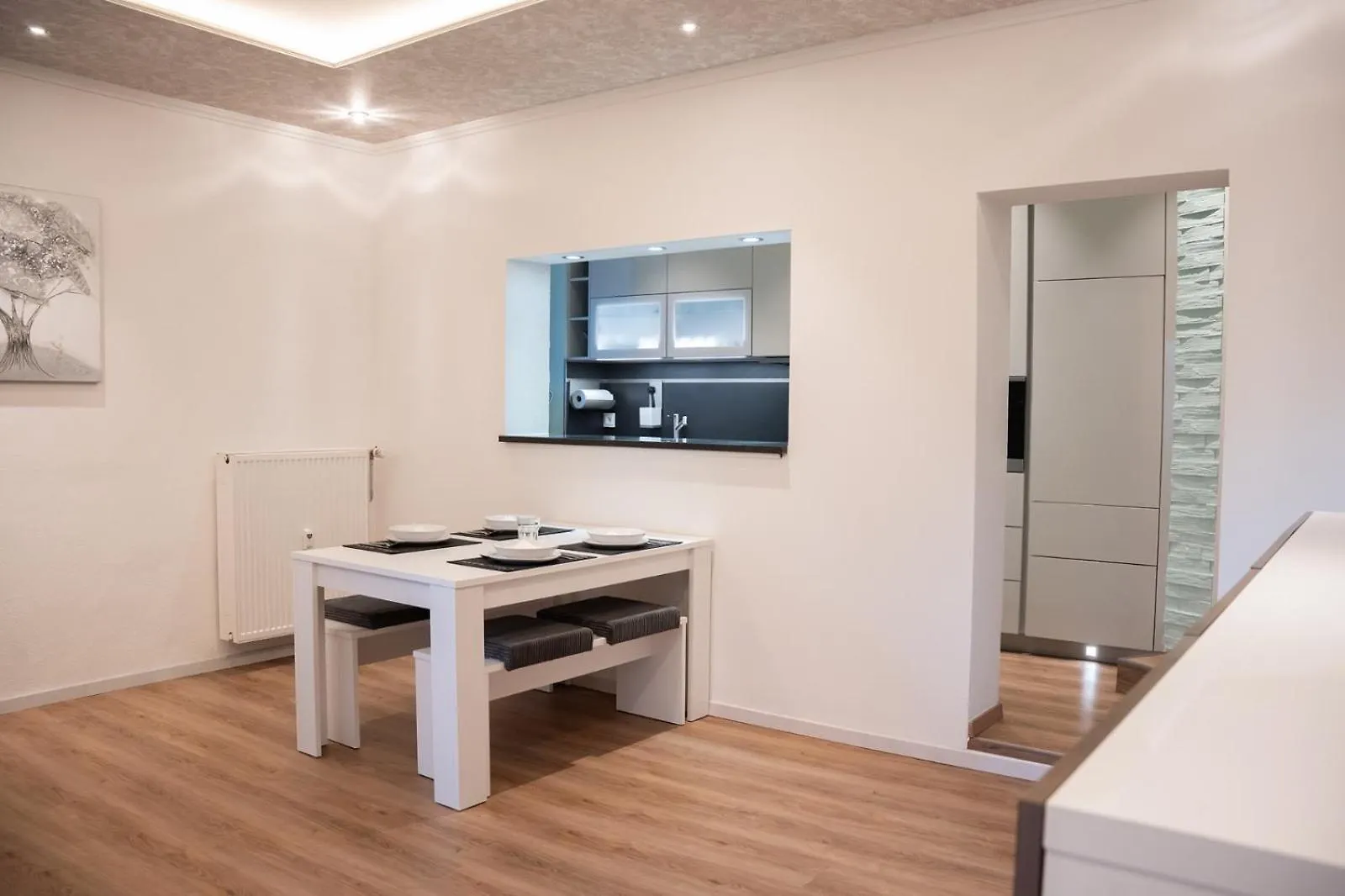 Ring48 City Living - Modernes Wohnen Mit Wohlfuehlambiente Mitten Im Stadtzentrum - Vollausgestattete Kueche, Bad Mit Duschbadewanne, Parkplatz Bayreuth 0*,  Germany
