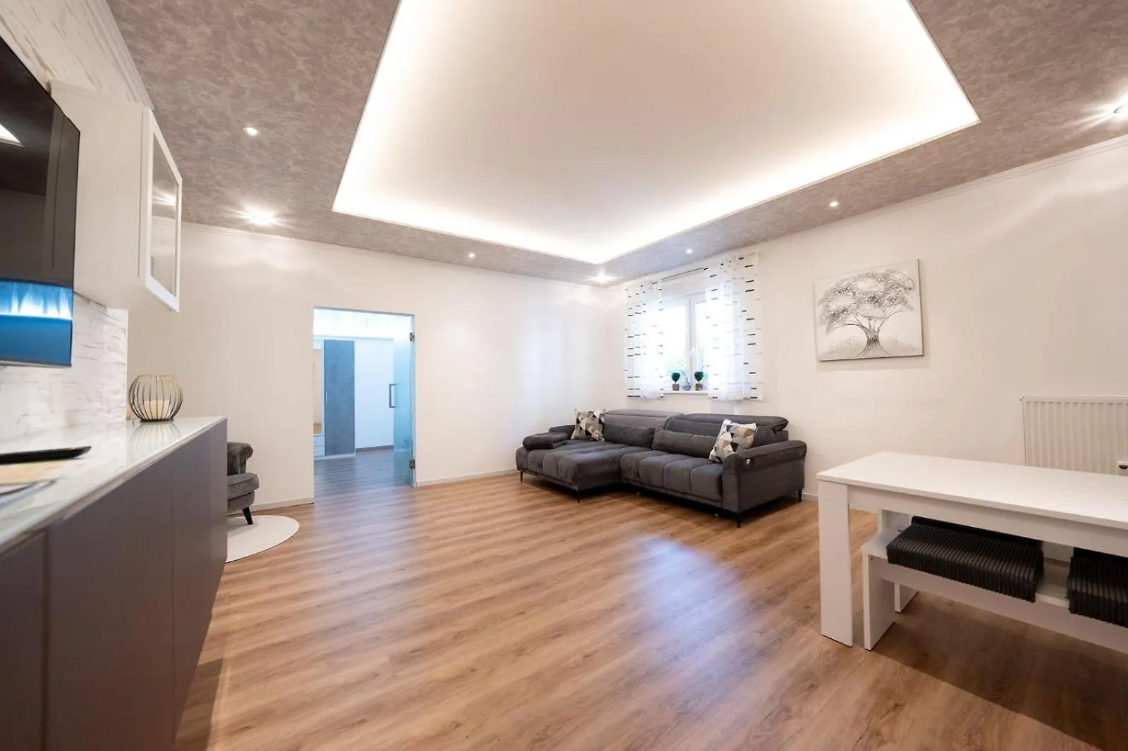 Ring48 City Living - Modernes Wohnen Mit Wohlfuehlambiente Mitten Im Stadtzentrum - Vollausgestattete Kueche, Bad Mit Duschbadewanne, Parkplatz Bayreuth 0*,  Germany